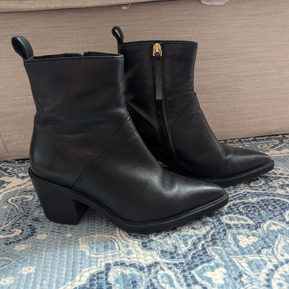 Seychelles Black Leather Ankle Booties